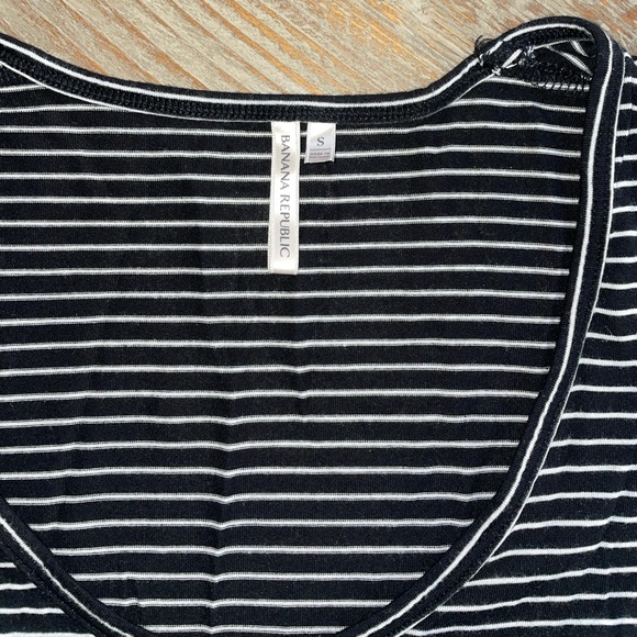 Beautifully soft Banana Republic T - Picture 3 of 9